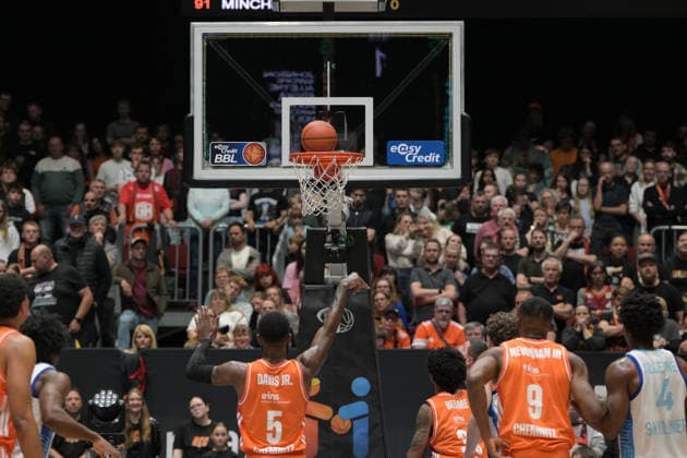 easyCredit Basketball Bundesliga, Matchday 33, Niners Chemnitz Frankfurt Skyliners 07 05 2026 from 18 30 h Chemnitz, Chemnitz Arena In the photo Free throw Cory Davis 5 easyCredit Basketball Bundesliga, Matchday 33, Niners Chemnitz Frankfurt Skyliners Chemnitz Saxony Germany Copyright: xEHLxMedia MichelxKöhlerx 20260705-Niners Chemnitz-Frankfurt Skyliners_063