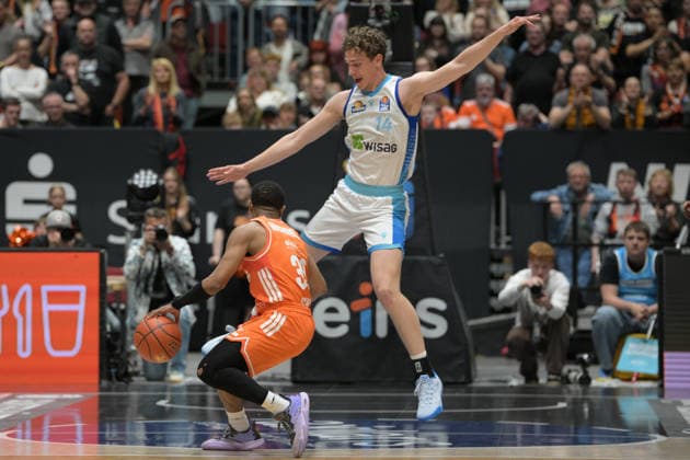 easyCredit Basketball Bundesliga, Matchday 33, Niners Chemnitz Frankfurt Skyliners 07 05 2026 from 18 30 h Chemnitz, Chemnitz Arena In the photo Free throw Cory Davis 5 easyCredit Basketball Bundesliga, Matchday 33, Niners Chemnitz Frankfurt Skyliners Chemnitz Saxony Germany Copyright: xEHLxMedia MichelxKöhlerx 20260705-Niners Chemnitz-Frankfurt Skyliners_065