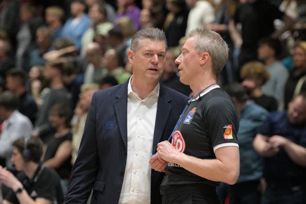 easyCredit Basketball Bundesliga, 33 Matchday, Niners Chemnitz Frankfurt Skyliners 07 05 2026 from 18 30 h Chemnitz, Chemnitz Arena In the photo Head Coach Klaus Perwas easyCredit Basketball Bundesliga, 33 Matchday, Niners Chemnitz Frankfurt Skyliners Chemnitz Saxony Germany Copyright: xEHLxMedia MichelxKöhlerx 20260705-Niners Chemnitz-Frankfurt Skyliners_067