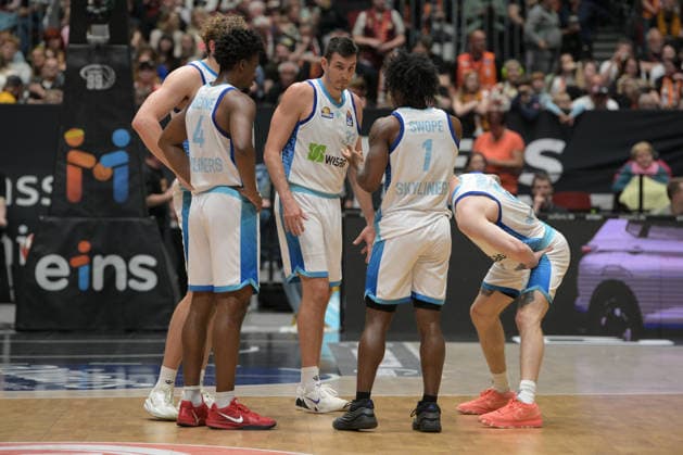 easyCredit Basketball Bundesliga, 33 Matchday, Niners Chemnitz Frankfurt Skyliners 07 05 2026 from 18 30 h Chemnitz, Chemnitz Arena In the photo Frankfurt Skyliners easyCredit Basketball Bundesliga, 33 Matchday, Niners Chemnitz Frankfurt Skyliners Chemnitz Saxony Germany Copyright: xEHLxMedia MichelxKöhlerx 20260705-Niners Chemnitz-Frankfurt Skyliners_071