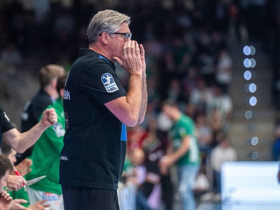Runar Sigtryggsson, Head Coach HSG Wetzlar gives instructions to his team, Frisch Auf Goeppingen vs HSG Wetzlar, Handball, 1 Bundesliga, Men, Season 2025 2026, 07 05 2026, Frisch Auf Goeppingen vs HSG Wetzlar, Handball, 1 Bundesliga, Men, Season 2025 2026, 07 05 2026 Goeppingen Copyright: xEibner-Pressefoto MichaelxSchmidx EP_MST