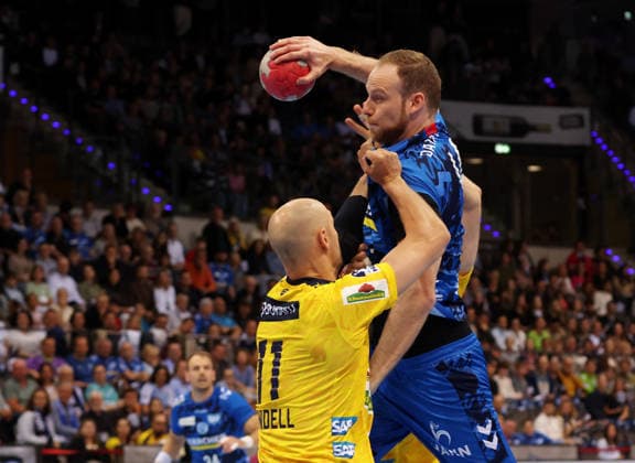 07 05 2026, Germany, Stuttgart, DAIKIN HBL Handball Bundesliga season 2025 2026, TVB Stuttgart vs Rhein Neckar Löwen, f l Lukas Sandell RNL , Lenny Rubin TVB