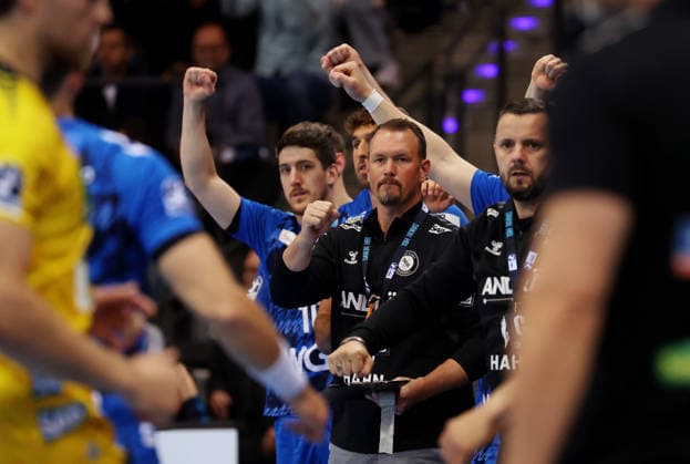 07 05 2026, Germany, Stuttgart, DAIKIN HBL Handball Bundesliga season 2025 2026, TVB Stuttgart vs Rhein Neckar Löwen, TVB coach Misha Kaufmann cheers, cheers