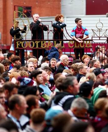 Aston Villa fans greet the team coach. Aston Villa v Nottingham Forest, UEFA Europa League, Semi Final, Second Leg, Football, Villa Park, Birmingham, UK - 07 May 2026Birmingham Villa Park United Kingdom EDITORIAL USE ONLY No use with unauthorised audio, video, data, fixture lists, club league logos or live services. Online in-match use limited to 120 images, no video emulation. No use in betting, games or single club league player publications. Copyright: xJamesxMarsh Shutterstockx 16861510w