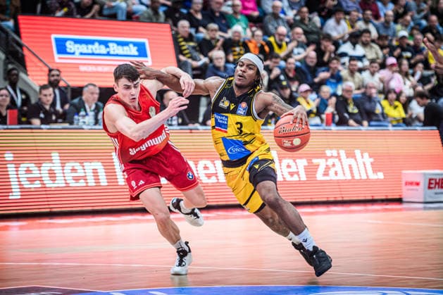 Stefan Smith MHP RIESEN Ludwigsburg, 03 vs Nenad Dimitrijevic FC Bayern Basketball, 00 GER, MHP Riesen Ludwigsburg vs FC Bayern Muenchen Basketball, Basketball Bundesliga, easycredit BBL, 33 Matchday, Season 2025 2026, 07 05 2026 GER, MHP Riesen Ludwigsburg vs FC Bayern Muenchen Basketball, Basketball Bundesliga, easycredit BBL, 33 Matchday, Season 2025 2026, 07 05 2026 Ludwigsburg Copyright: xSandyxDinkelackerx EP_SDR