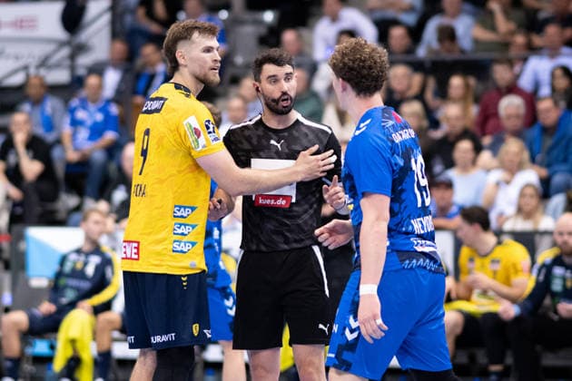 Steven Plucnar Jacobsen Rhein Neckar Loewen, 09 , is cautioned TVB Stuttgart vs Rhein Neckar Loewen, DAIKIN Handballbundesliga, Matchday 31, Season 2025 2026, 07 05 2026 Eibner Pressefoto Andreas Ulmer TVB Stuttgart vs Rhein Neckar Loewen, DAIKIN Handballbundesliga, Matchday 31, Season 2025 2026, 07 05 2026 Stuttgart Copyright: xEibner-Pressefoto AndreasxUlmerx EP_AUR