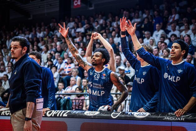 easycredit BBL Basketball Bundesliga 2025 2026 33 Matchday 07 05 2026 Science City Jena vs MLP Academics Heidelberg Heidelberg players celebrate a 3-pointer by Michael Weathers in the middle of 20 Sparkassen Arena