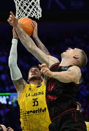 Rytas Vilnius v La Laguna Tenerife - Basketball Champions League BADALONA, SPAIN - MAY 07: Ignas Sargiunas (R) of Rytas Vilnius and Fran Guerra (L) of La Laguna Tenerife compete during the FIBA Basketball Champions League semi-final match between Rytas Vilnius and La Laguna Tenerife at Palau Municipal d Esports de Badalona in Badalona, Spain on May 07, 2026. Burak Akbulut Anadolu Badalona Spain. Editorial use only. Please get in touch for any other usage.  Copyright: x2026xAnadoluxBurakxAkbulutx