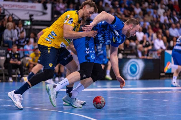 DAIKIN Handball Bundesliga TVB Stuttgart vs Rhein Neckar Löwen 07 05 2026 Stuttgart, GERMANY 07 May 2026 Lenny Rubin TVB Stuttgart, 44 has to put the ball down in front of Steven Plucnar Jacobsen Rhein Neckar Löwen, 9 during the match between TVB Stuttgart and Rhein Neckar Löwen on matchday 31 of the Daikin Handball Bundesliga at the Porsche Arena Copyright: xBEAUTIFULxSPORTS Steinx