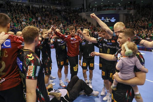 07 05 2026, xtgx, Handball, EHF Champions League 1 4 Final, SC Magdeburg Pick Szeged v l Magdeburg Cheering about the victory, cheering after the end of the game Magdeburg