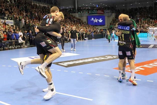 07 05 2026, xgox, Handball EHF Champions League 1 4 Final SC Magdeburg Pick Szeged v l Felix Claar Magdeburg, 7 , Matthias Musche Magdeburg, 6 Celebrating the victory, cheering after the end of the game Magdeburg