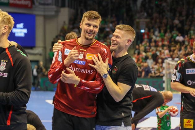 07 05 2026, xgox, Handball EHF Champions League 1 4 Final SC Magdeburg Pick Szeged v l Sergey Hernandez Ferrer Magdeburg, 1 , Sebastian Barthold Magdeburg, 25 Cheering about the victory, cheering after the end of the game Magdeburg