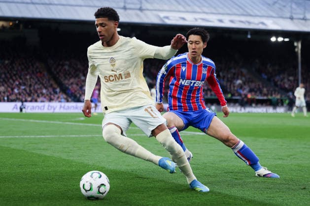 RECORD DATE NOT STATED 7th May 2026; Selhurst Park, Selhurst, London, England; Europa Conference League Football, Crystal Palace versus Shaktar Donetsk; Vinicius Tobias of FC Shakhtar Donetsk feels pressure from Daichi Kamada of Crystal Palace HenningxvonxJagow