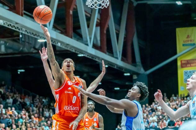 Chemnitz, Germany 07 May 2026 1 BBL 2025 2026 Sp 33 Niners Chemnitz vs Skyliners Frankfurt In the picture Kevin Yebo 99 1 v li with a dunking Copyright: xFotostandx xNachtigallx