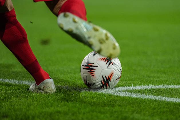 UEFA Europa League SC Freiburg vs Sporting Braga, 07 04 2026 Match ball at corner kick taken by Vincenzo Grifo SC Freiburg, 32 UEFA Europa League SC Freiburg vs Sporting Braga, Europa Park Stadium, 07 04 2026 Copyright: xBEAUTIFULxSPORTS Boscox