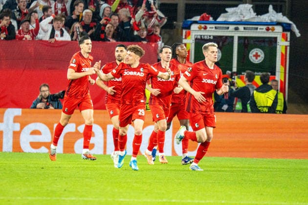 07 05 2026, xdaymx, Football UEFA Europa League, SC Freiburg Sporting Philipp Treu cheers on the fans after Lukas Küblers 1 0 opening goal DFL DFB REGULATIONS PROHIBIT ANY USE OF PHOTOGRAPHS as IMAGE SEQUENCES and or QUASI VIDEO Freiburg
