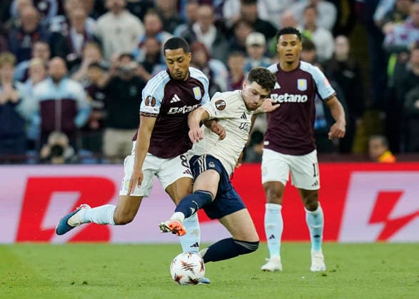 Football, EL, Aston Villa - Nottingham Forrest