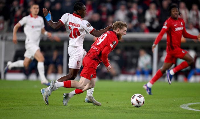 FOOTBALL EUROPE LEAGUE SEASON 2025 2026 Semi-final second leg 07 05 2026 SC Freiburg SC Braga Mario Dorgeles left, SC Braga is shown the red card for the foul on Niklas Beste right, SC Freiburg