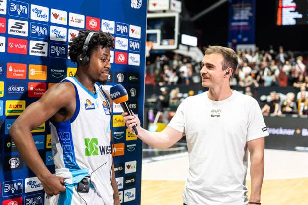 GER, easy Credit Basketball Bundesliga, Niners Chemnitz Frankfurt Skyliners 07 05 2026, Messe, Chemnitz, GER, easy Credit Basketball Bundesliga, Niners Chemnitz Frankfurt Skyliners Nahiem Alleyne Frankfurt Skyliners 4 in an interview at DYN Foto Alexander Trienitz Chemnitz Messe Sachsen Germany
