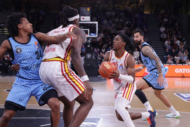 2026 05 07 xfsx GER,Hamburg,1 Basketballl Bundesliga, easyCredit BBL,Veolia Towers Hamburg vs Fitness First Wuerzburg Baskets, in the Inselpark Arena , v l Ross Williams Veolia Towers Hamburg ,34 , Charles Thompson Wuerzburg Baskets ,32 , Marcus Carr Wuerzburg Baskets ,5 , Martin Breunig Veolia Towers Hamburg ,13 Copyright: HMBxMedia FernandoxSoares