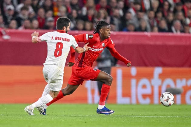 Joao Moutinho SC Braga and Johan Manzambi SC Freiburg battle for the ball during the UEFA Europa League 2025 26 Semi Final Second Leg match between Sport Club Freiburg and SC Braga at Stadion am Wolfswinkel on May 7, 2026 in Freiburg im Breisgau, Germany Photo by Harry Langer DeFodi Images