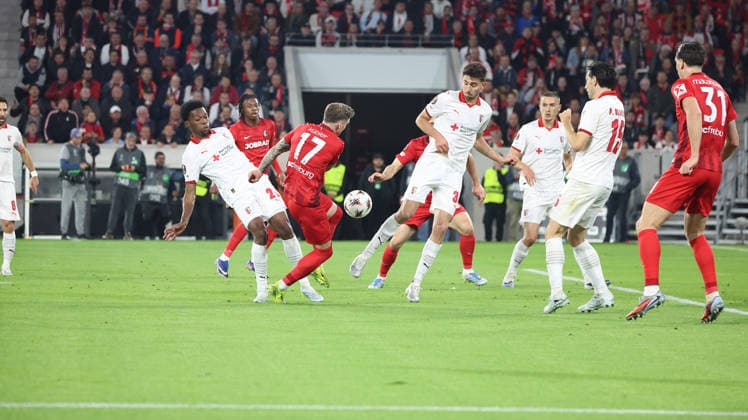 07 05 2026, xrekx, Football UEFA Europa League, SC Freiburg Sporting Braga v l Gorby SC Braga Lukas Kübler Kuebler SC Freiburg Zweikampf, Aktion, action, battle for the ball DFL DFB REGULATIONS PROHIBIT ANY USE OF PHOTOGRAPHS as IMAGE SEQUENCES and or QUASI VIDEO Freiburg