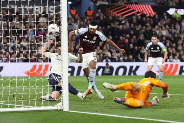 Aston Villa gegen Nottingham Forest 07. Mai 2026, Aston UEFA EUROPA League Halbfinale Rückspiel Aston Villa gegen Nottingham Forest Ollie Watkins von Aston Villa erzielt das erste Tor des Spiels Foto Charlotte Wilson Abseits Aston UK  Copyright: xCharlottexWilsonx xOffsidexOffside