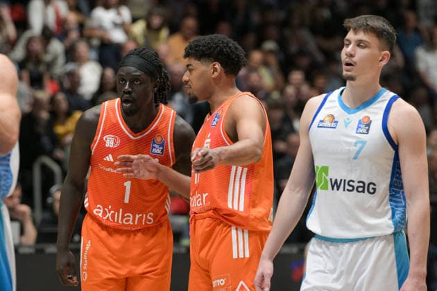 easyCredit Basketball Bundesliga, Matchday 33, Niners Chemnitz Frankfurt Skyliners 07 05 2026 from 18 30 h Chemnitz, Chemnitz Arena Im Foto Aher Uguak 1 , Kostja Mushidi 11 easyCredit Basketball Bundesliga, Matchday 33, Niners Chemnitz Frankfurt Skyliners Chemnitz Saxony Germany Copyright: xEHLxMedia MichelxKöhlerx 20260705-Niners Chemnitz-Frankfurt Skyliners_074