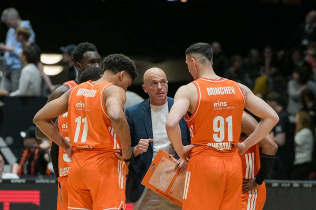 easyCredit Basketball Bundesliga, Matchday 33, Niners Chemnitz Frankfurt Skyliners 07 05 2026 from 18 30 h Chemnitz, Chemnitz Arena In the photo Head Coach Rodrigo Pastore, Niners Chemnitz easyCredit Basketball Bundesliga, Matchday 33, Niners Chemnitz Frankfurt Skyliners Chemnitz Saxony Germany Copyright: xEHLxMedia MichelxKöhlerx 20260705-Niners Chemnitz-Frankfurt Skyliners_104