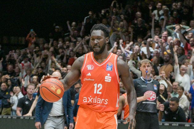 easyCredit Basketball Bundesliga, Matchday 33, Niners Chemnitz Frankfurt Skyliners 07 05 2026 from 18 30 h Chemnitz, Chemnitz Arena In the photo Amadou Sow 12 easyCredit Basketball Bundesliga, Matchday 33, Niners Chemnitz Frankfurt Skyliners Chemnitz Saxony Germany Copyright: xEHLxMedia MichelxKöhlerx 20260705-Niners Chemnitz-Frankfurt Skyliners_108