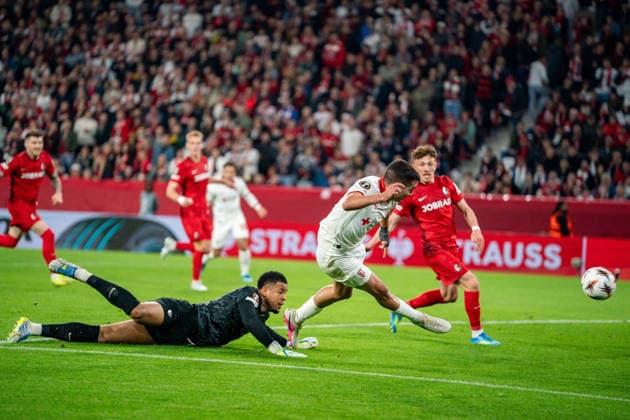 07 05 2026, xdaymx, Football UEFA Europa League, SC Freiburg Sporting vl Noah Atubolu Freiburg is overcome by Victor Gomez SC Braga, but his shot hits the post DFL DFB REGULATIONS PROHIBIT ANY USE OF PHOTOGRAPHS as IMAGE SEQUENCES and or QUASI VIDEO Freiburg