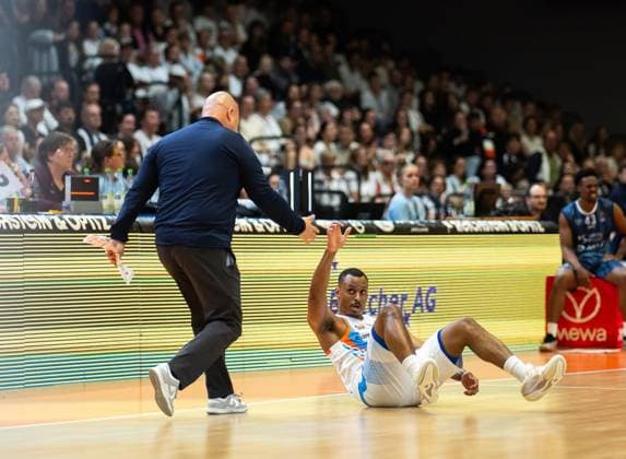 BASKETBALL EASYCREDIT BBL 33 GAME DAY SCIENCE CITY JENA MLP ACADEMICS HEIDELBERG FOR EDITORIAL PURPOSES ONLY p 07 05 2026 Jena Basketball easyCredit BBL 1 Basketball Bundesliga Season 2025 2026 33 Matchday Sparkassen Arena Science City Jena MLP Academics Heidelberg in photo Head Coach Mike Taylor Science City Jena , Chris Carter 5 Science City Jena Germany Thueringen Jena Copyright SaschaxFromm Copyright: SaschaxFromm doc85qw48aiib6j08uvveq ,EDITORIAL USE ONLY Copyright: SaschaxFromm