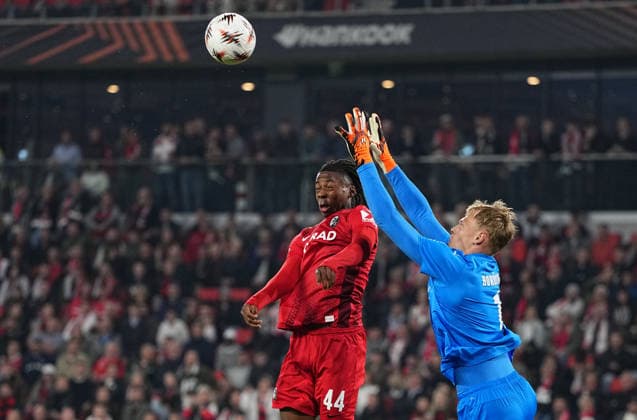 Johan Manzambi SC Freiburg and Lukas Hornicek Braga battle for the ball during Freiburg and Braga, UEFA Europa League Semi final, Europa Park Stadion, Freiburg, Germany on May 7, 2026 Thor Wegner DeFodi Images Photo by DeFodi Images