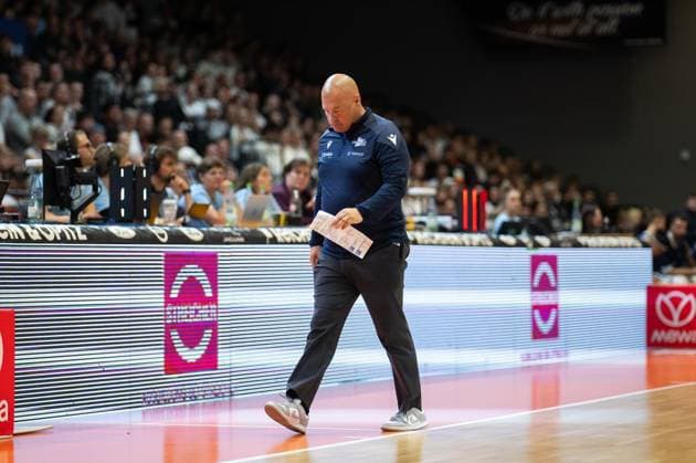 BASKETBALL EASYCREDIT BBL 33 GAME DAY SCIENCE CITY JENA MLP ACADEMICS HEIDELBERG FOR EDITORIAL PURPOSES ONLY p 07 05 2026 Jena Basketball easyCredit BBL 1 Basketball Bundesliga Season 2025 2026 33 Matchday Sparkassen Arena Science City Jena MLP Academics Heidelberg in photo Head Coach Mike Taylor Science City Jena Germany Thueringen Jena Copyright SaschaxFromm Copyright: SaschaxFromm doc85qw5bocjp114v6m5e3c ,EDITORIAL USE ONLY Copyright: SaschaxFromm