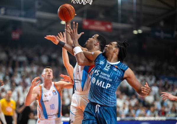 BASKETBALL EASYCREDIT BBL 33 GAME DAY SCIENCE CITY JENA MLP ACADEMICS HEIDELBERG FOR EDITORIAL PURPOSES ONLY p 07 05 2026 Jena Basketball easyCredit BBL 1 Basketball Bundesliga Season 2025 2026 33 Matchday Sparkassen Arena Science City Jena MLP Academics Heidelberg in the photo William McNair Jr 3 Science City Jena in a duel with Osun Osunniyi 12 MLP Academics Heidelberg Germany Thueringen Jena Copyright SaschaxFromm Copyright: SaschaxFromm doc85qw62xa68zmh7y9e1h ,EDITORIAL USE ONLY Copyright: SaschaxFromm