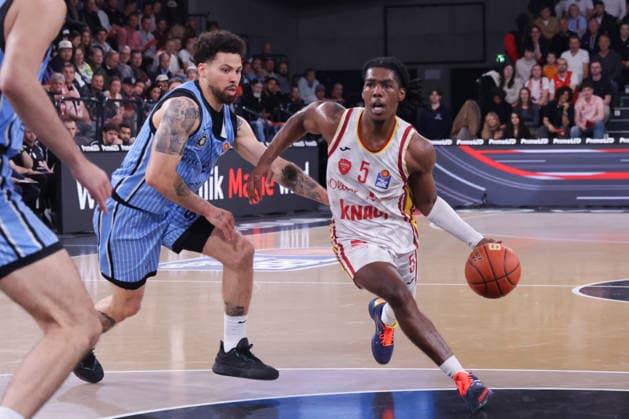 2026 05 07 xfsx GER,Hamburg,1 Basketballl Bundesliga, easyCredit BBL,Veolia Towers Hamburg vs Fitness First Wuerzburg Baskets, in the Inselpark Arena , v l Devon Daniels Veolia Towers Hamburg ,21 , Marcus Carr Wuerzburg Baskets ,5 Copyright: HMBxMedia FernandoxSoares