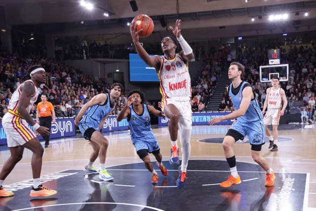 2026 05 07 xfsx GER,Hamburg,1 Basketballl Bundesliga, easyCredit BBL,Veolia Towers Hamburg vs Fitness First Wuerzburg Baskets, in the Inselpark Arena , v l Charles Thompson Wuerzburg Baskets ,32 , Benedikt Turudic Veolia Towers Hamburg ,44 , Ross Williams Veolia Towers Hamburg ,34 , Marcus Carr Wuerzburg Baskets ,5 , Jan Niklas Wimberg Veolia Towers Hamburg ,17 Copyright: HMBxMedia FernandoxSoares