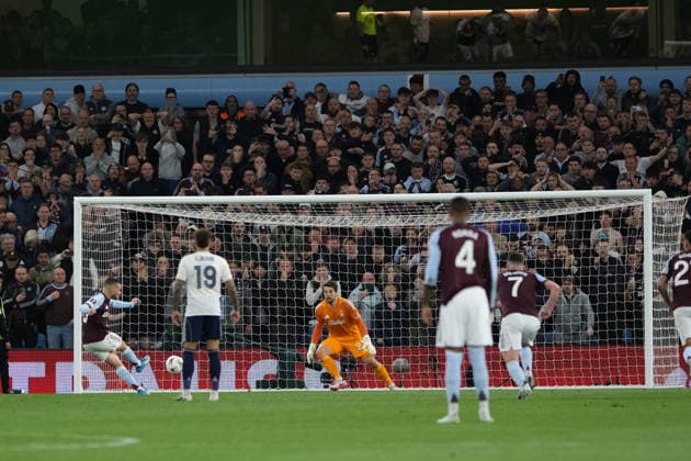 BIRMINGHAM, ENGLAND - MAY 07 : Emiliano Buendia of Aston Villa scores a penalty during the UEFA Europa League Semi Final second leg football match between Aston Villa and Nottingham Forest at Villa Park on May 07, 2026 in Birmingham, England. Copyright: xPaulxBonserx xSportsxPressxPhotox Sportspressphoto_SPR142518