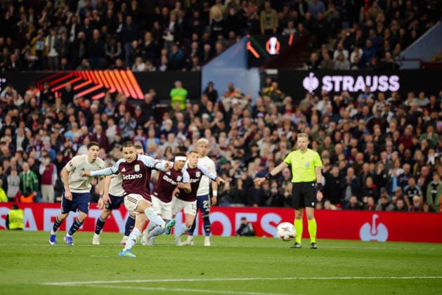 Europa League 2025 26 Semi Final 2nd Leg Aston Villa vs Nottingham Forest Villa Park 07.05.2026 Emi Buendía of Aston Villa scores from the spot 2-0 Europa League 2025 26 Semi Final 2nd Leg Aston Villa vs Nottingham Forest Villa Park 07.05.2026 Photograph By Marc Aspland The Times  Copyright: xMarcxAsplandx NINTCHDBPICT001078971990
