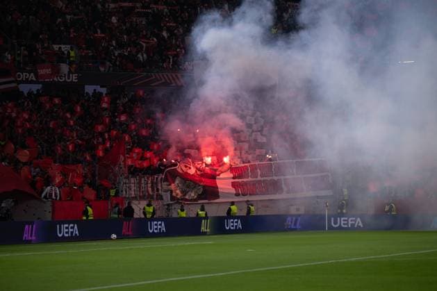 Pyrotechnics in the Sporting Braga fan curve, SC Freiburg vs Sporting Braga, Football, Europa League 2025 2026, Semi-final, 07 05 2026 Freiburg Baden Wuerttemberg Germany Copyright: xkolbert-press MarkusxVerwimpx