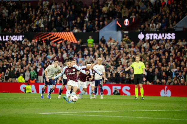 Europa League 2025 26 Semi Final 2nd Leg Aston Villa vs Nottingham Forest Villa Park 07.05.2026 Emi Buendía of Aston Villa scores from the spot 2-0 Europa League 2025 26 Semi Final 2nd Leg Aston Villa vs Nottingham Forest Villa Park 07.05.2026 Photograph By Marc Aspland The Times  Copyright: xMarcxAsplandx NINTCHDBPICT001078972323