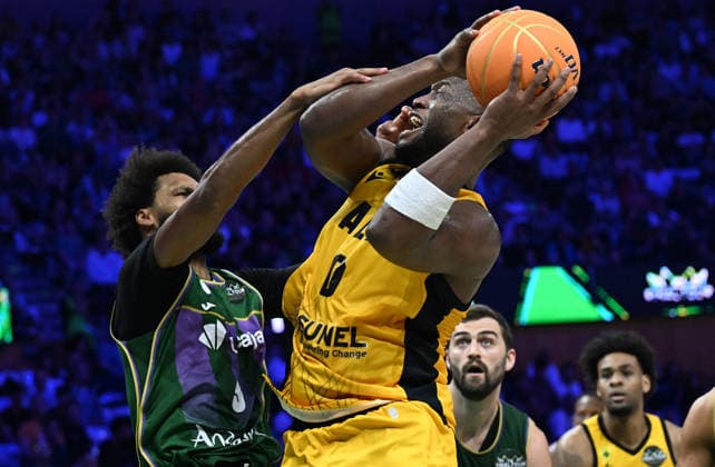 Unicaja v AEK BC - Basketball Champions League BADALONA, SPAIN - MAY 7: AEK BC player RaiQuan Gray (R) and Unicaja player James Webb III (L) in action during the Basketball Champions League Final Four semi-final match at Palau Municipal d Esports de Badalona in Badalona, Spain, on May 7, 2026. Burak Akbulut Anadolu Badalona Spain. Editorial use only. Please get in touch for any other usage.  Copyright: x2026xAnadoluxBurakxAkbulutx