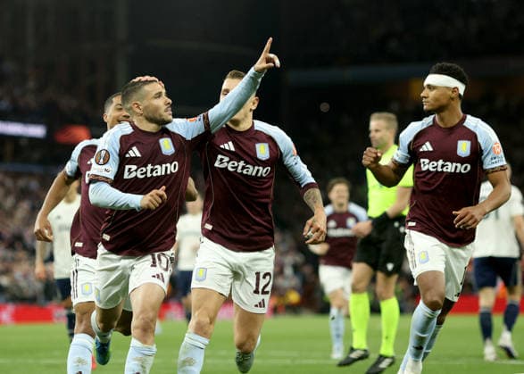 Aston Villa FC v Nottingham Forest FC - UEFA Europa League 2025 26 Semi-Final Second Leg Emi Buendia and Lucas Digne of Aston Villa celebrate after scoring his penalty during the UEFA Europa League 2025 26 Semi-Final Second Leg match between Aston Villa FC and Nottingham Forest FC at Villa Park on May 7, 2026 in Birmingham, England. WARNING! This Photograph May Only Be Used For Newspaper And Or Magazine Editorial Purposes. May Not Be Used For Publications Involving 1 player, 1 Club Or 1 Competition Without Written Authorisation From Football DataCo Ltd. For Any Queries, Please Contact Football DataCo Ltd on +44 (0) 207 864 9121 Birmingham Villa Park England United Kingdom Copyright: xAllstarxPicturexLibraryxLtdx