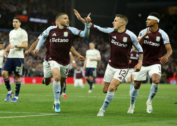 Aston Villa FC v Nottingham Forest FC - UEFA Europa League 2025 26 Semi-Final Second Leg Emi Buendia, Lucas Digne and Ollie Watkins of Aston Villa celebrate after scoring his penalty during the UEFA Europa League 2025 26 Semi-Final Second Leg match between Aston Villa FC and Nottingham Forest FC at Villa Park on May 7, 2026 in Birmingham, England. WARNING! This Photograph May Only Be Used For Newspaper And Or Magazine Editorial Purposes. May Not Be Used For Publications Involving 1 player, 1 Club Or 1 Competition Without Written Authorisation From Football DataCo Ltd. For Any Queries, Please Contact Football DataCo Ltd on +44 (0) 207 864 9121 Birmingham Villa Park England United Kingdom Copyright: xAllstarxPicturexLibraryxLtdx