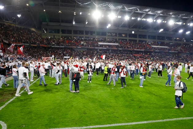 Fans of SC Freiburg on the field , Germany, Football, UEFA Europa League, semi-final, 2025 2026, SC Freiburg vs Sporting Braga, 07 05 2026, Freiburg im Breisgau Europa Park Stadium Germany Copyright: xGrantxHubbsx