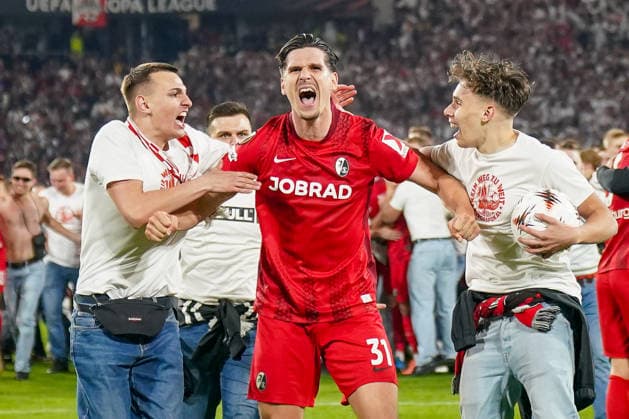 Germany Soccer Europa League 2025 2026, semi-final SC Freiburg vs Sporting Braga Europa Park Stadion Freiburg Igor Matanovic SC Freiburg, 31 with fans, joy, emotions, cheering, facial expression, facial expression, emotion, gesture, gesticulation, emotion, final, victory Copyright: xJOERANxSTEINSIEKx