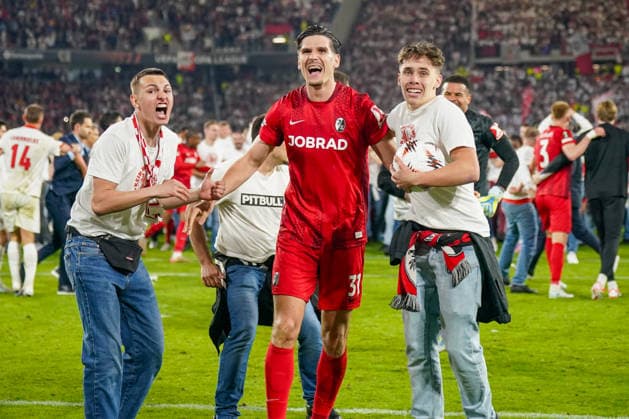 Germany Soccer Europa League 2025 2026, semi-final SC Freiburg vs Sporting Braga Europa Park Stadion Freiburg Igor Matanovic SC Freiburg, 31 with fans, joy, emotions, cheering, facial expression, facial expression, emotion, gesture, gesticulation, emotion, final, victory Copyright: xJOERANxSTEINSIEKx