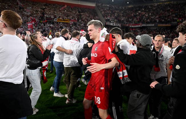 FOOTBALL EUROPA LEAGUE SEASON 2025 2026 semi-final second leg 07 05 2026 SC Freiburg SC Braga cheering SC Freiburg after winning and reaching the final, Matthias Ginter cheering with the fans after storming the pitch