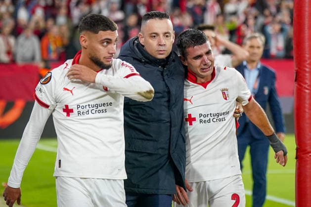 Germany Soccer Europa League 2025 2026, semi-final SC Freiburg vs Sporting Braga Europa Park Stadion Freiburg Gabriel Martinez SC Braga, 77 Victor Gomez SC Braga, 2 Disappointment, sadness, tears Copyright: xJOERANxSTEINSIEKx