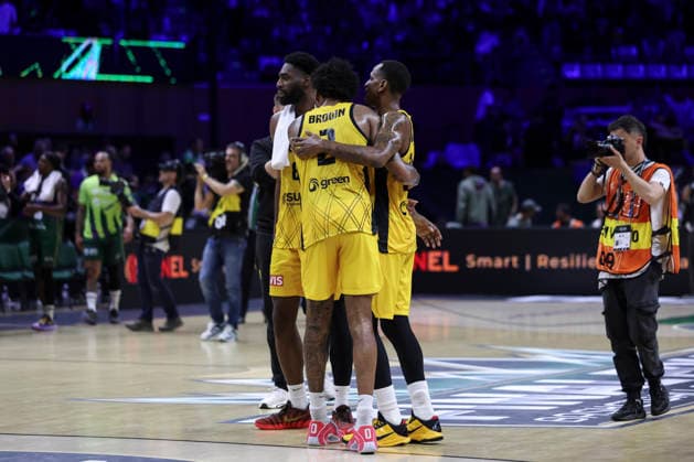 May 7, 2026, Badalona, Barcelona, Spain: Greg Brown III and Frank Bartley of AEK BC celebrates the victory during the Final Four Basketball Champions League Semi Finals basketball match played between AEK BC and Unicaja at Palau Olimpic Badalona on May 07, 2026 in Badalona, Barcelona, Spain. Badalona Spain - ZUMAa181 20260507_zaa_a181_182 Copyright: xJavierxBorregox